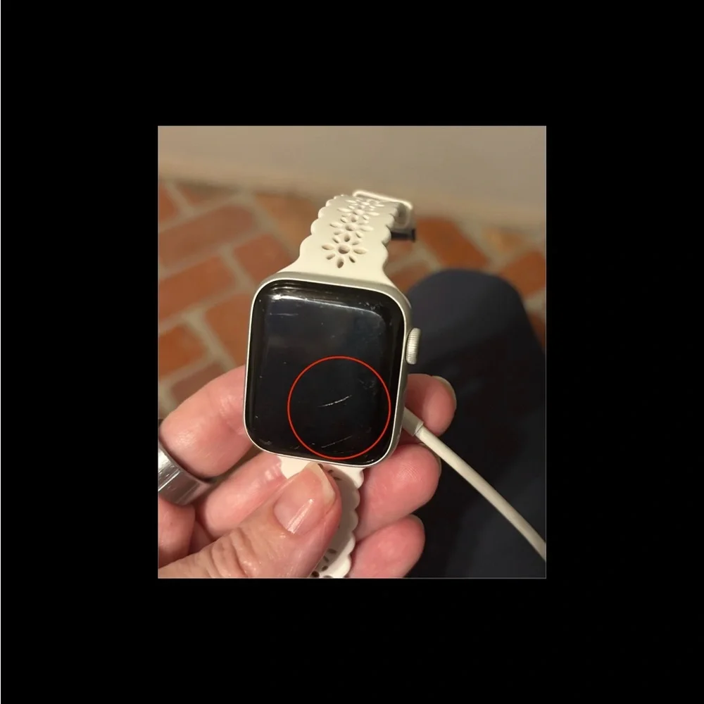 Apple Watch SE 40mm with multiple bands included